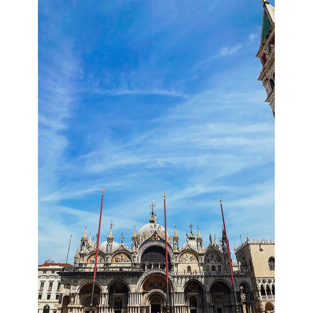 Faith Picozziさんのインスタグラム写真 - (Faith PicozziInstagram)「‪Italy Diaries 1️⃣7️⃣ Venice 💛 Italy #venice #italy #travel #fashion #style #summer #vacation @filip.milenkovic @filipandfaith」4月22日 5時07分 - faithpicozzi