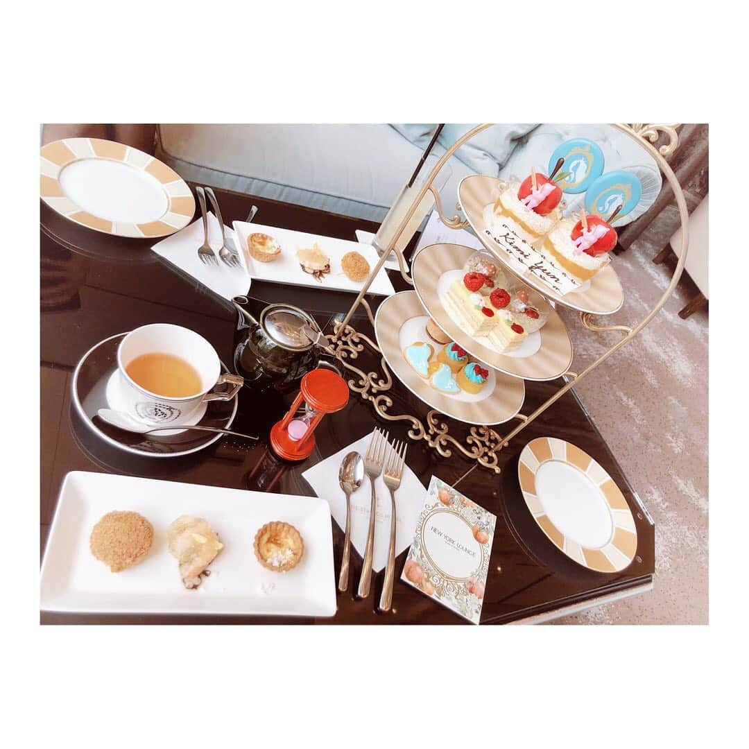 小河結香さんのインスタグラム写真 - (小河結香Instagram)「Afternoon tea🍰🍴☕️💕 プリンセスアフタヌーンティー 〜世界で一番美しい白雪姫〜 #アフタヌーンティー #女子会 #女子の憧れ #優雅なランチ #ランチ #ストリングスホテル #ニューヨークラウンジ #お洒落過ぎ #可愛すぎて食べれない #きみゆん #kimiyun #afternoontea #desert」4月22日 10時57分 - yun2world