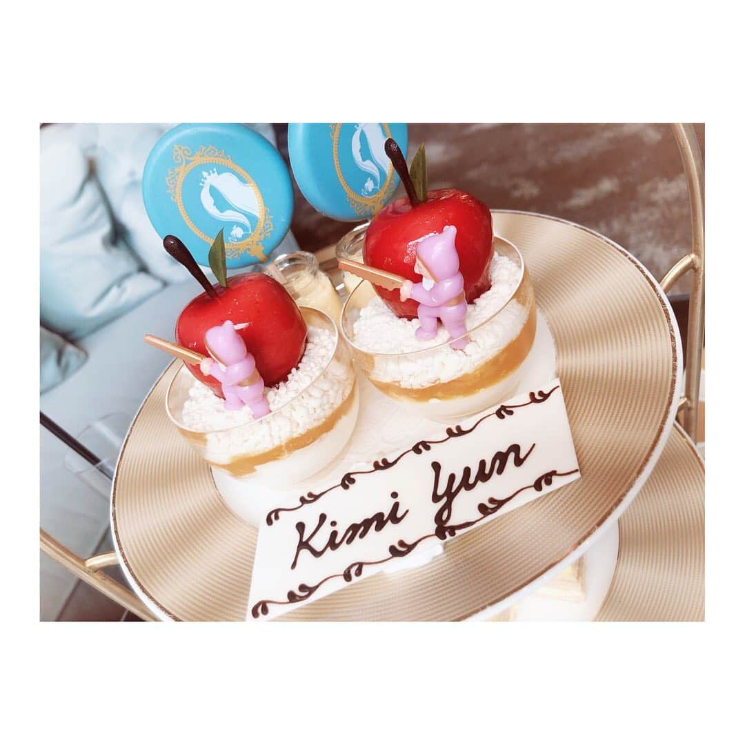 小河結香さんのインスタグラム写真 - (小河結香Instagram)「Afternoon tea🍰🍴☕️💕 プリンセスアフタヌーンティー 〜世界で一番美しい白雪姫〜 #アフタヌーンティー #女子会 #女子の憧れ #優雅なランチ #ランチ #ストリングスホテル #ニューヨークラウンジ #お洒落過ぎ #可愛すぎて食べれない #きみゆん #kimiyun #afternoontea #desert」4月22日 10時57分 - yun2world