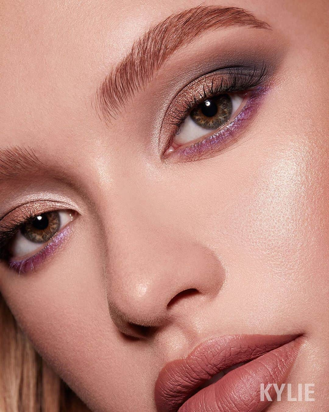 Kylie Cosmeticsさんのインスタグラム写真 - (Kylie CosmeticsInstagram)「Don't miss our $19 9 Pan Palettes sale ($42 value) on Ulta.com! 💥 The Purple Palette was used in this gorgeous glam! 💜 Hurry, you don't want to miss this ✨ @ultabeauty」4月22日 5時38分 - kyliecosmetics