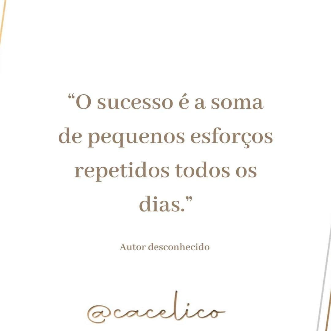 カロリーネ・セリコさんのインスタグラム写真 - (カロリーネ・セリコInstagram)「#CaCelicoEssencia • Sucesso⁣⁣ ⁣⁣ Onde está o seu objetivo?⁣ Você tem algum?⁣ Está na hora de começar a desenhar um pouco do que você pode melhorar, mudar, ajustar?⁣ ⁣ Antes de começar a trilhar o que vamos fazer, em qual direção deve só seguir, é preciso entender onde gostaríamos de chegar.⁣ ⁣ Hoje na Live com a @patsyscarpa (ainda está disponível nos stories, ou completo no YouTube), ela inspirou sobre o poder que existe em sair do lugar de conforto.⁣ Mesmo quando todas as situações nos paralisam, podemos "levantar" mesmo que simbolicamente, e sair do pensamento vicioso que estamos.⁣ ⁣ Círculos de pensamentos podem ser viciosos (pessimistas, depressivos, ruins) ou virtuosos (otimistas, alegres, bons).⁣ Não deixe que o "tamanho do seu problema" ou a "intensidade da sua dor", te façam ficar sempre com os mesmos pensamentos parados, e esperando o pior.⁣ ⁣ Independente deles, sim, dor é dor, problema é problema.⁣ Mas a MANEIRA que você vais e LEVANTAR, e TENTAR RESOLVER, pode MUDAR completamente o rumo da sua vida.⁣ ⁣ Você tem uma página em branco HOJE.⁣ O que você vai começar a escrever como seu primeiro objetivo?⁣ ⁣ Vou deixar o meu aqui, espero o de vocês abaixo!⁣ ⁣ ALEGRIA DE VIVER A CADA DIA!⁣ ⁣ E você?⁣ ⁣ Um abraço no seu coração,⁣ ⁣ CC ♾」4月22日 7時01分 - cacelico