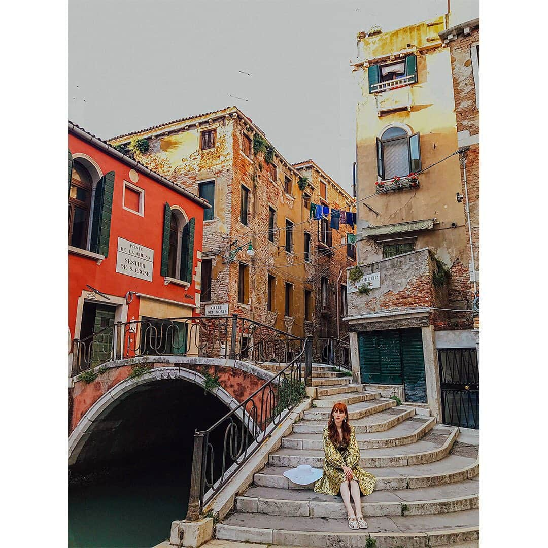 Faith Picozziのインスタグラム：「‪Italy Diaries 1️⃣8️⃣ Venice 💛 Italy #venice #italy #travel #fashion #style #summer #vacation @filip.milenkovic @filipandfaith」