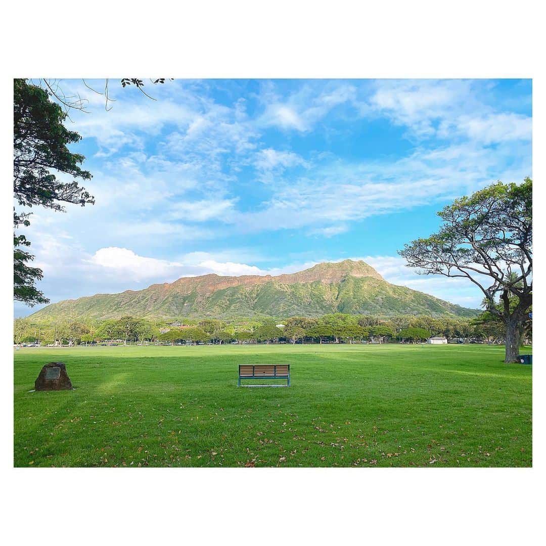 荒川れん子のインスタグラム：「0 new case for oahu two days in a row. 先程発表されたところによると、オアフ島の新たな感染者は二日連続ゼロでした。 . . #hawaii #diamondhead #aloha #lovehawaii #luckywelivehawaii #hawaiilife #lifeisajourney #coronavirus #hawaiistagram #instahawaii #tbt #quarantine #stayhome #stayathome #ハワイ #ダイアモンドヘッド #ハワイ生活 #旅 #ハワイ好き #日々の暮らし #青空 #自宅待機 #外出自粛 #散歩 #運動不足 #妄想ハワイ#頑張れハワイ #頑張れ日本 #カコソラ #おうち時間」