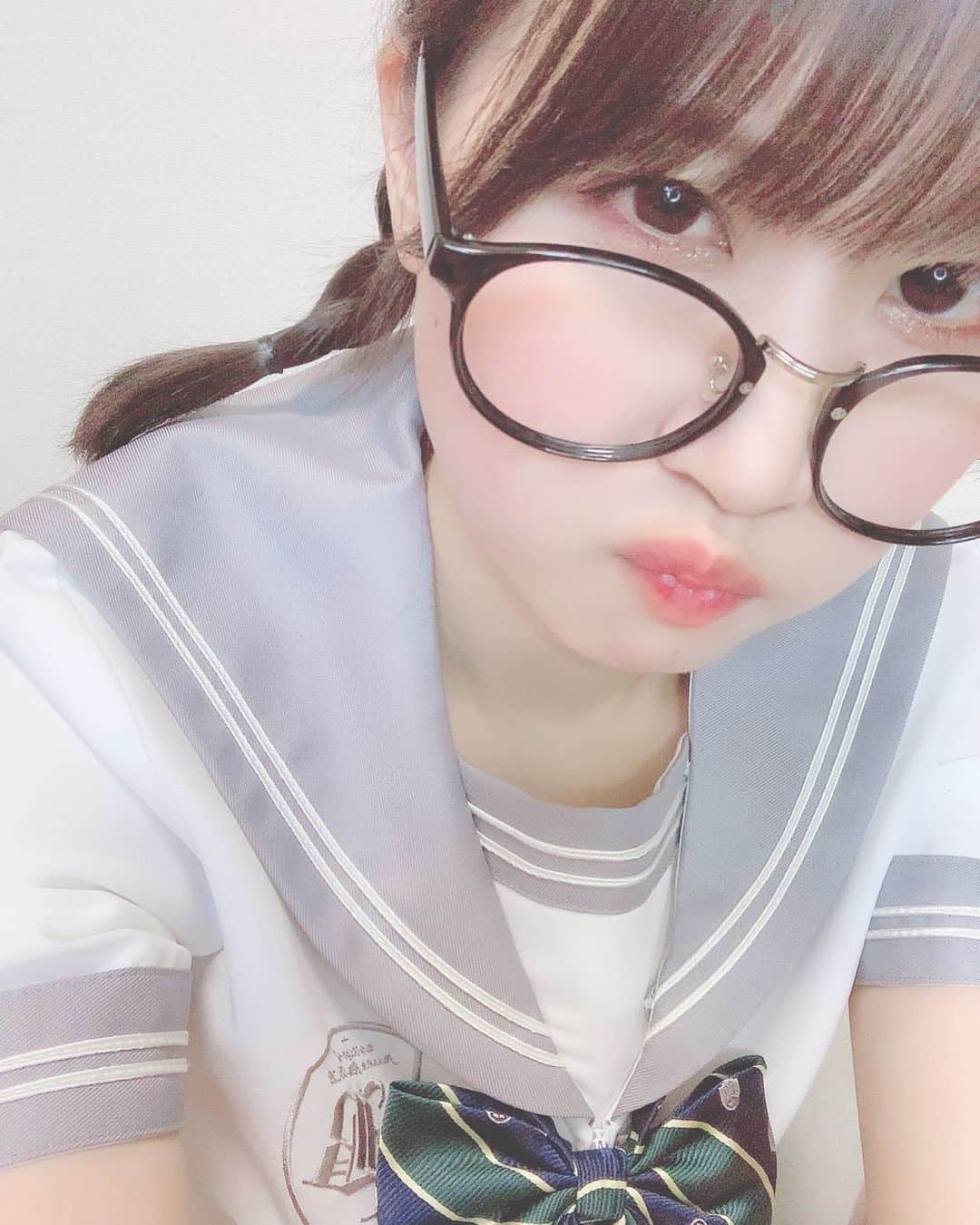 八木沙季のインスタグラム：「👧👧 . 「ヒロイン育成計画」踊ったみたを 撮影したのでこの歳でセーラー服を着ました。笑 キツいって言わないで🤢🤢 .」