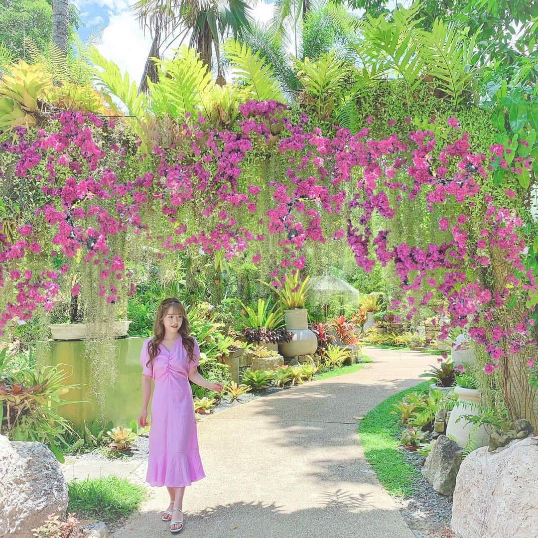 のインスタグラム：「♡ お気に入りのこのワンピース👗🌸 (写真は去年のプーケット の) . . 韓国で買ったのは100%やねんけど、珍しく どこでいつ買ったのか全く覚えてなくて😱 形がめっちゃお気に入りやから 次行けるようになったら色違い探そう って思ってたのにエリアでさえ忘れた😨💔 . 次渡韓できる時がきたら死ぬ気で探す💪 . . . . . #タイ旅行 #プーケット #プーケット女子旅 #プーケット旅行 #海外旅行 #旅行大好き #女子旅 #タビジョ #旅行好きな人と繋がりたい #ソラtrip #タイ観光 #タイランド #パトンビーチ #genic_thailand #genic_phuket #tabijyomap_thai #ThavornBeachVillage #cheriemona #学生旅行 #南国リゾート #ビーチリゾート #リゾートホテル #ワンピース #ピンクワンピ #ソラコーデ」