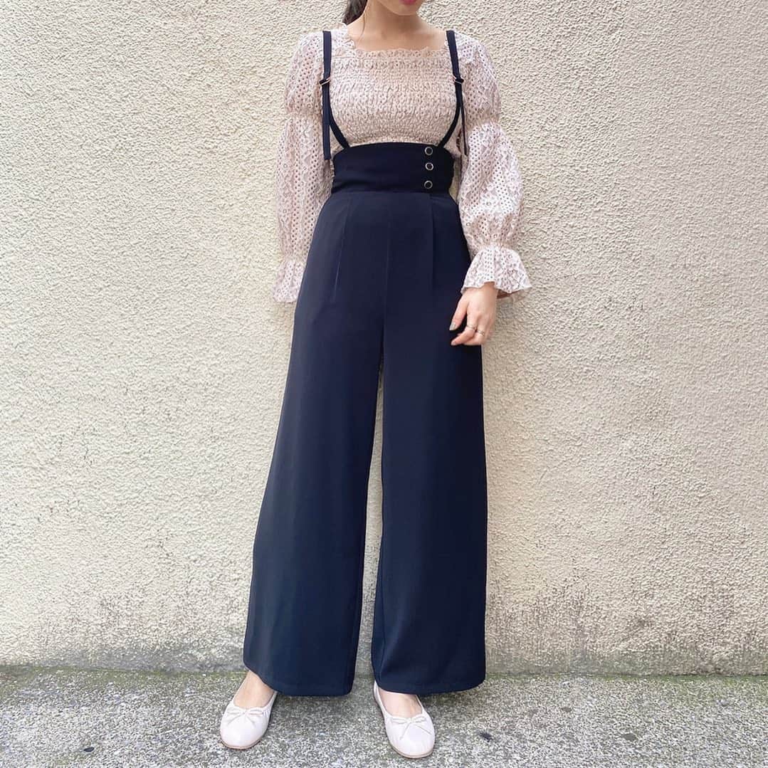 MAJESTICLEGONさんのインスタグラム写真 - (MAJESTICLEGONInstagram)「﻿ #ZOZO ♥﻿ ﻿ #バックリボンサロペット﻿ ﻿ 小柄な方や試着をせずに購入するのが不安な方必見！﻿ ZOZOのマルチサイズ展開商品‼︎﻿ ﻿ 低身長や高身長の方も、もうサイズに悩まない！﻿ 身長と体重を選ぶだけで、自分にピッタリの﻿ サイズのお洋服が選べます♪﻿ ZOZOだけで手に入る限定商品です。﻿ 是非ご覧下さい♡﻿ ﻿ ﻿ ﻿ ﻿ @majegirl_official﻿ #MAJESTICLEGON#マジェスティックレゴン#新作#春#春コーデ#ガーリー#フェミニン#かわいい#おとなかわいい#instalike#instagood#ootd#インスタ映え#majegirl#majelista#おうち時間#夏支度」4月22日 19時12分 - majesticlegon_official