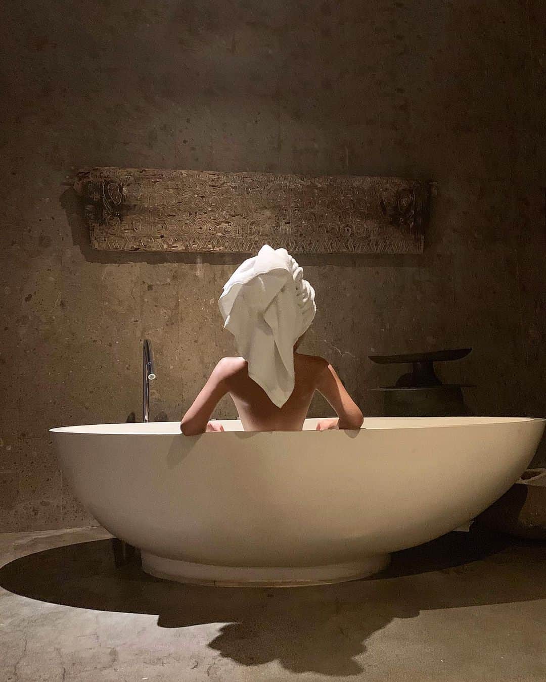 MARISのインスタグラム：「I love Ofuro time very much 🛁💕 最近はまってる事=お風呂🛀  #bathtime #bathtub #stayhome」