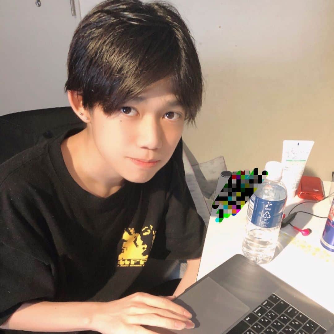 ゆうじのインスタグラム：「お風呂上がりの写真ばっかりだ〜 ランダムでコメント返信する！ #YouTuber #ゆうじ」