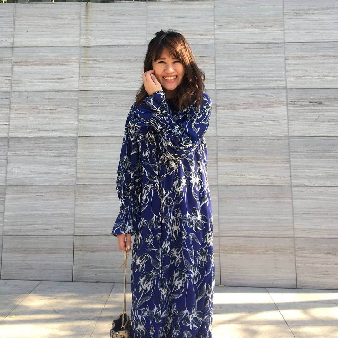 増山敬子さんのインスタグラム写真 - (増山敬子Instagram)「今したい事は、 自然の中に行く事！ お弁当持ってハイキングに子供達と 行きたい💛 明るい未来を信じて。。。🌍✨✨ * * まったく話違うけど #鳥取砂丘　テレビで見たんだけど あんな楽しそうな場所が日本にあったなんて！！っと衝撃的でした😆😆 * * #dress @mariha_official  #mariha#マリハ」4月22日 19時39分 - keikomasuyama