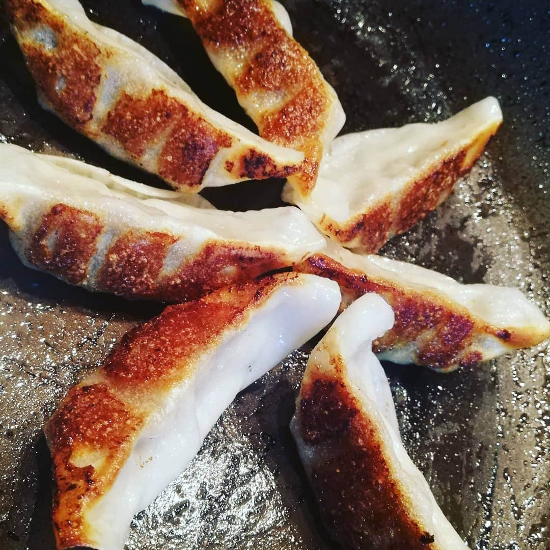 松本隆博のインスタグラム：「。 なぜキミはそんなに美味いのだ？ 安くてバランス良くていいわー なんでや？包み隠さず教えろ (*^^*)(^ ^)」