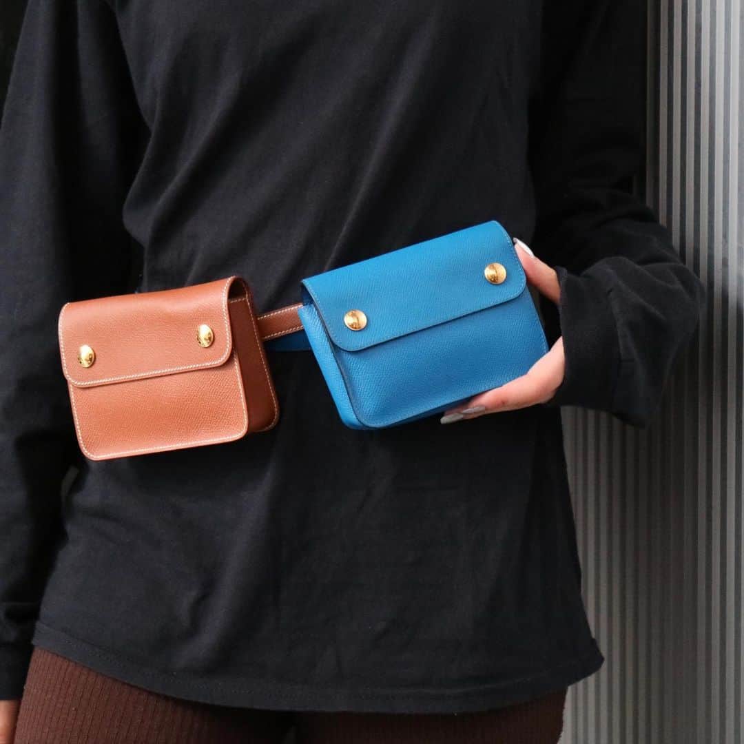Vintage Brand Boutique AMOREさんのインスタグラム写真 - (Vintage Brand Boutique AMOREInstagram)「HERMES Courchevel pochette green.  The Blue one is available on the website, search for AO15618. The Beige one is only available at the store but we accept orders by DM. Please DM us if you are interested in the item! Free Shipping Worldwide✈️ DM for more information ≫ ≫ ≫✉️ info@amorevintagetokyo.com  #ヴィンテージ #エルメス  #ヴィンテージエルメス #ヴィンテージブランドブティック #アモーレ #アモーレトーキョー #表参道 #青山 #東京 #hermes #vintage #vintageHermes #hermesvintage#amoretokyo #amorevintage #vintageshop」4月22日 20時02分 - amore_tokyo