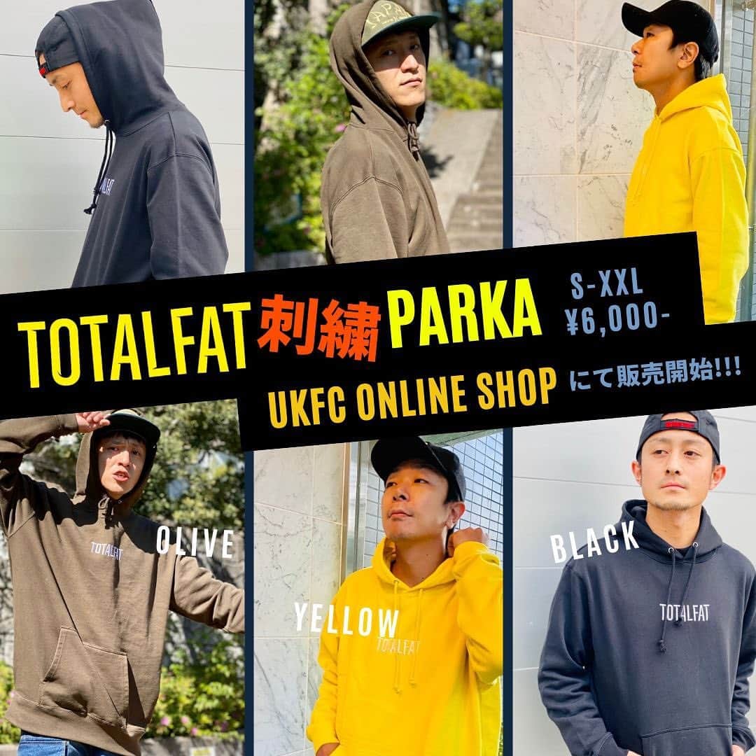 TOTALFATのインスタグラム：「ついに登場！❗️❗️ ‪TOTALFAT刺繍ロゴパーカー🔥🔥🔥‬ ‪メンバーそれぞれに好きなボディカラーを選びました✌️‬ ‪春っぽくて良い感じです👍❗️❗️‬ ‪ただいまよりUKFC ONLINE SHOPにて販売スタート！ 納品まで少しお時間頂きますので予めご了承ください。‬ ‪https://ukfc.shop/totalfat‬  TOTALFATオフィシャルホールページの「GOODS」からもリンク飛べます✌️ #TOTALFAT #parka #spring」