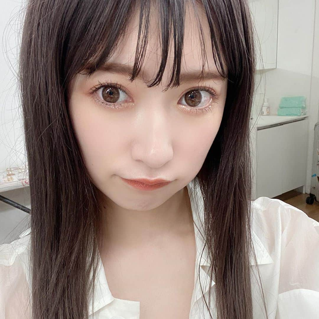 吉田朱里さんのインスタグラム写真 - (吉田朱里Instagram)「みんなもキラキラ好きでしょ？🥺🥺🥺💗💗💗 @bidol_official  #グリッターライナー #ぴえんアイ」4月22日 12時34分 - _yoshida_akari