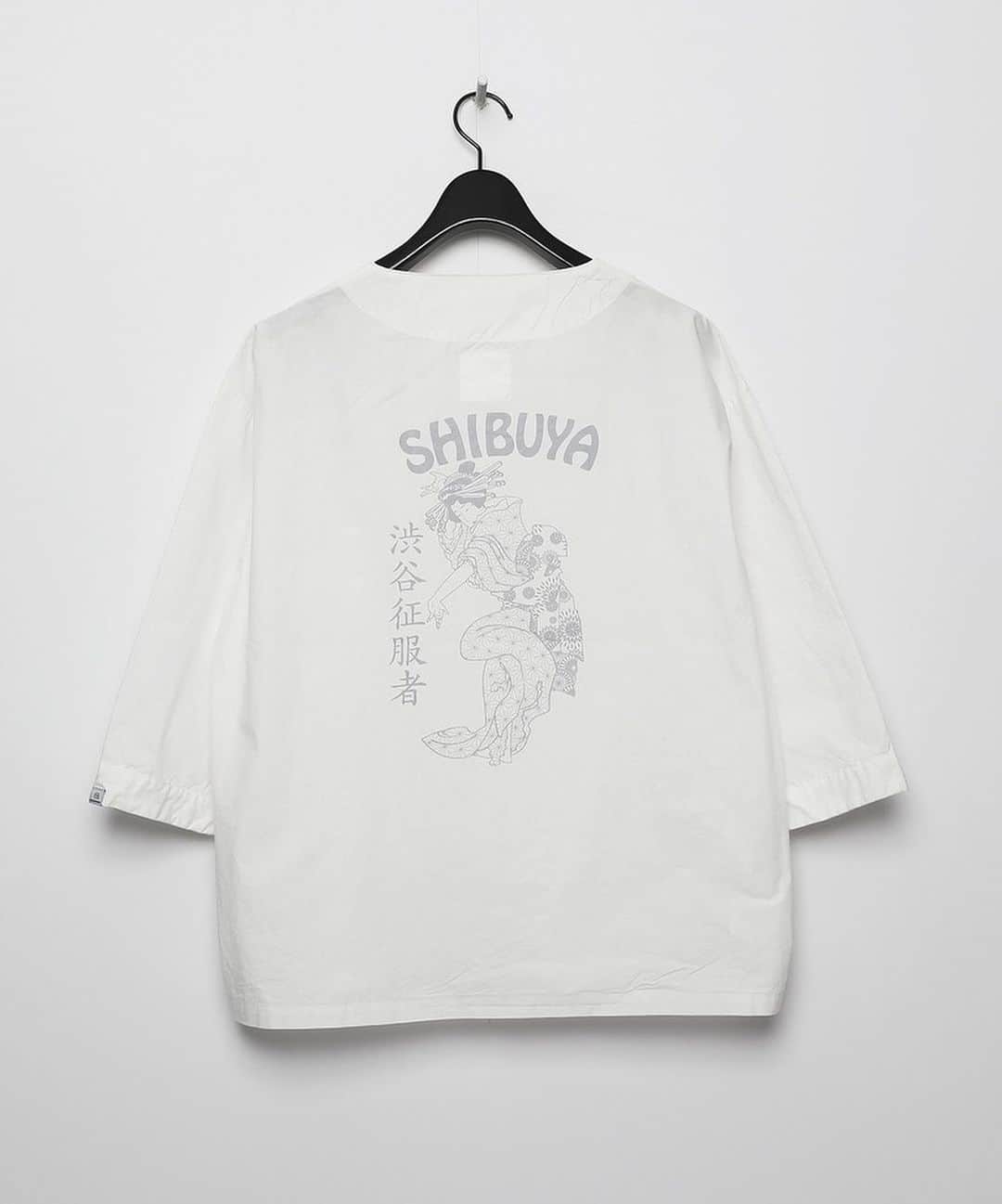 ヴァンキッシュのインスタグラム：「Maiko × SHIBUYA DABO Shirt[VWS005] Color:White Size:M/L ㅤㅤㅤㅤㅤㅤㅤㅤㅤㅤㅤㅤㅤ Shop link bio！ ——————————————— ‪#VANQUISH #vanquishjp」