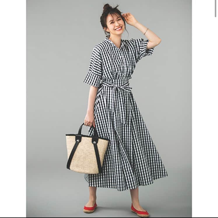 高橋絵美のインスタグラム：「まだ寒い時期に撮影したものです。 またこうやって笑える日が1日でも早く訪れますように 私の夫は医師です。最前線で闘っています。院内感染→医療崩壊とならないように私も慎重に日々過ごしています。 皆さんも出来るだけ自粛し、Stay Homeを心がけましょう。 コロナウイルスが1日でも早く終息しますように。  #stayhome #医療従事者に感謝 #自粛」