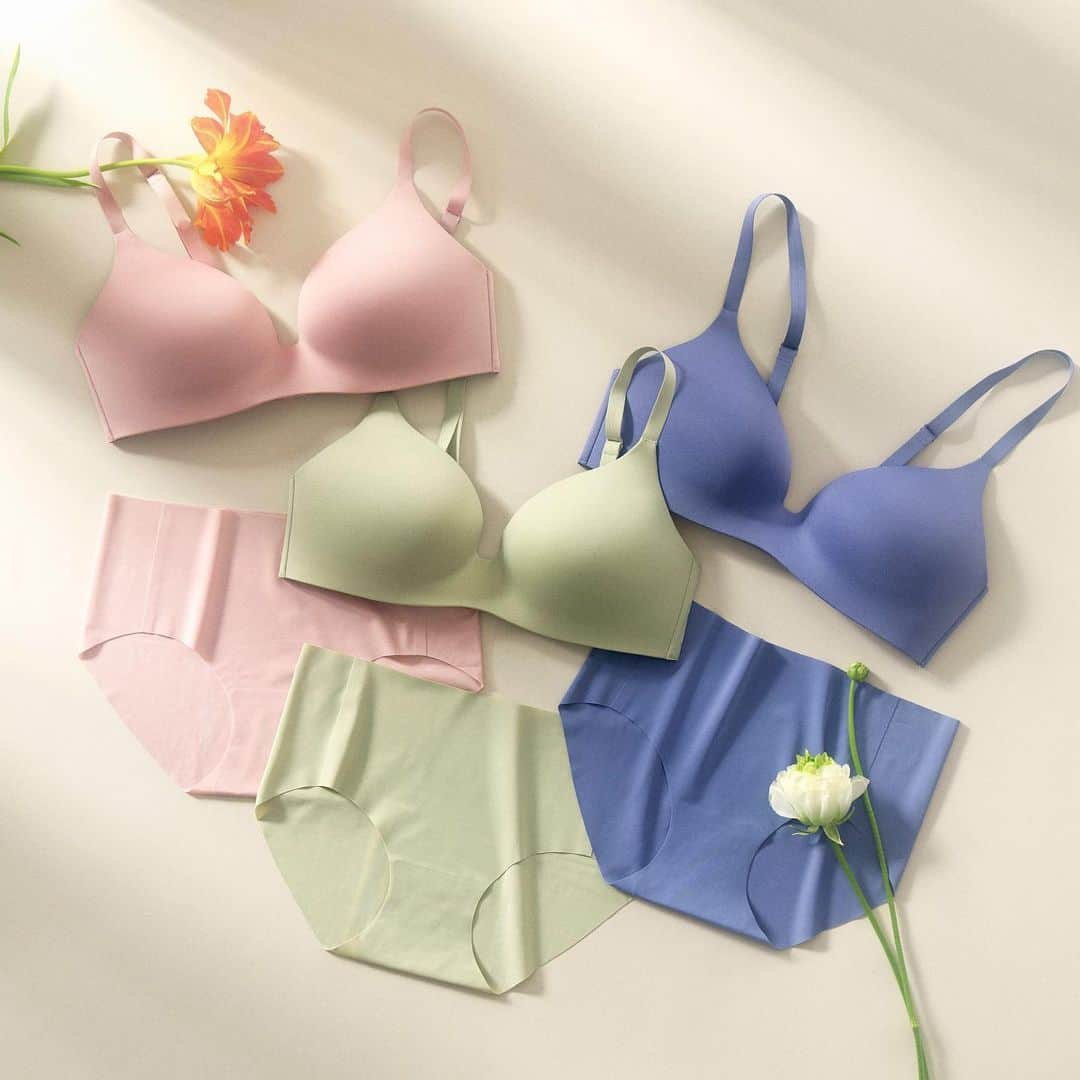 ユニクロさんのインスタグラム写真 - (ユニクロInstagram)「Inner wear that gives you joy from the inside. Gentle spring colors that look and feel like cotton candy perfection. #UNIQLO #LifeWear #Innerwear」4月22日 14時04分 - uniqlo