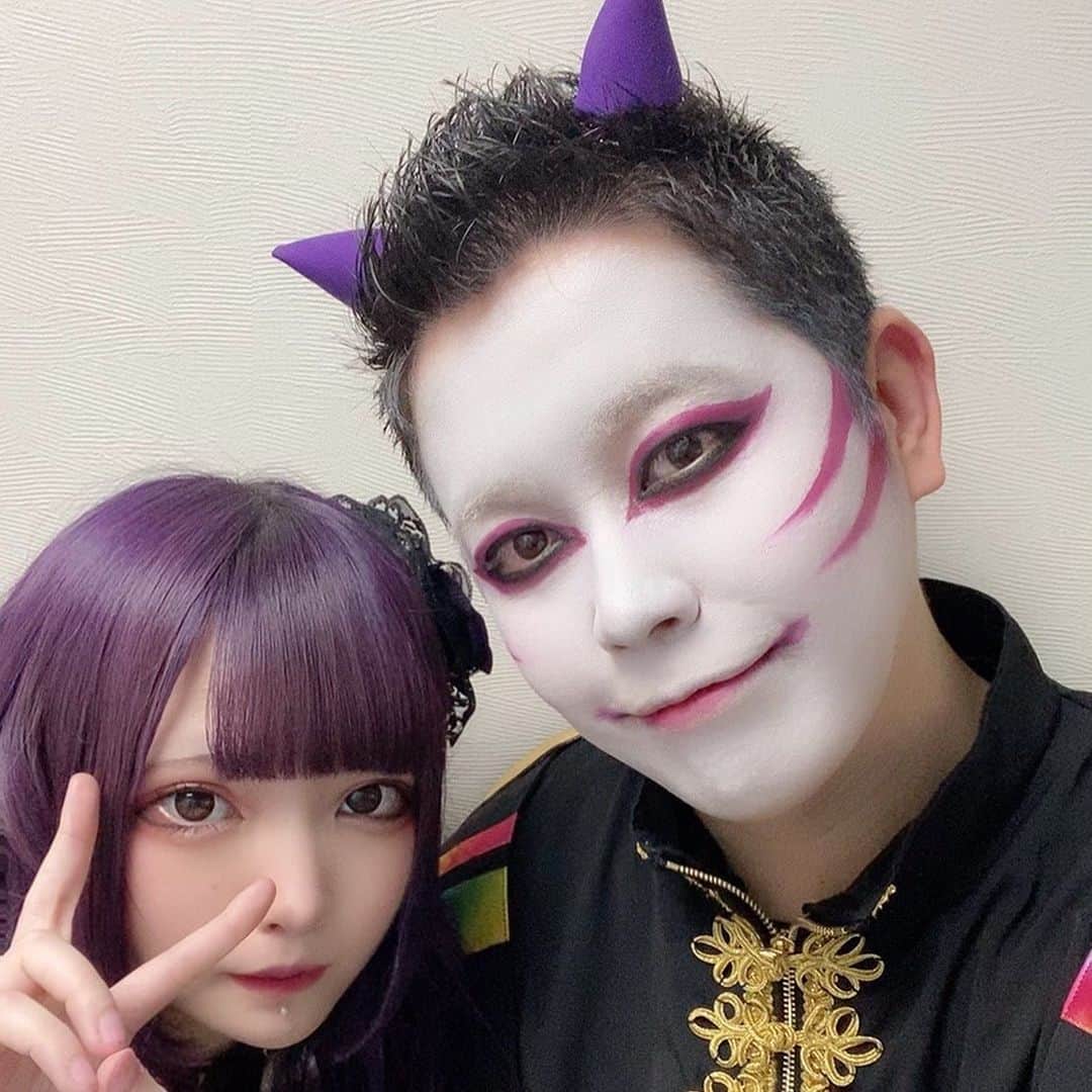たっしーのインスタグラム：「たしららさぁん😸 ＊ #モノクローン #虹色担当 #たっしー #たしらら #アイドル」