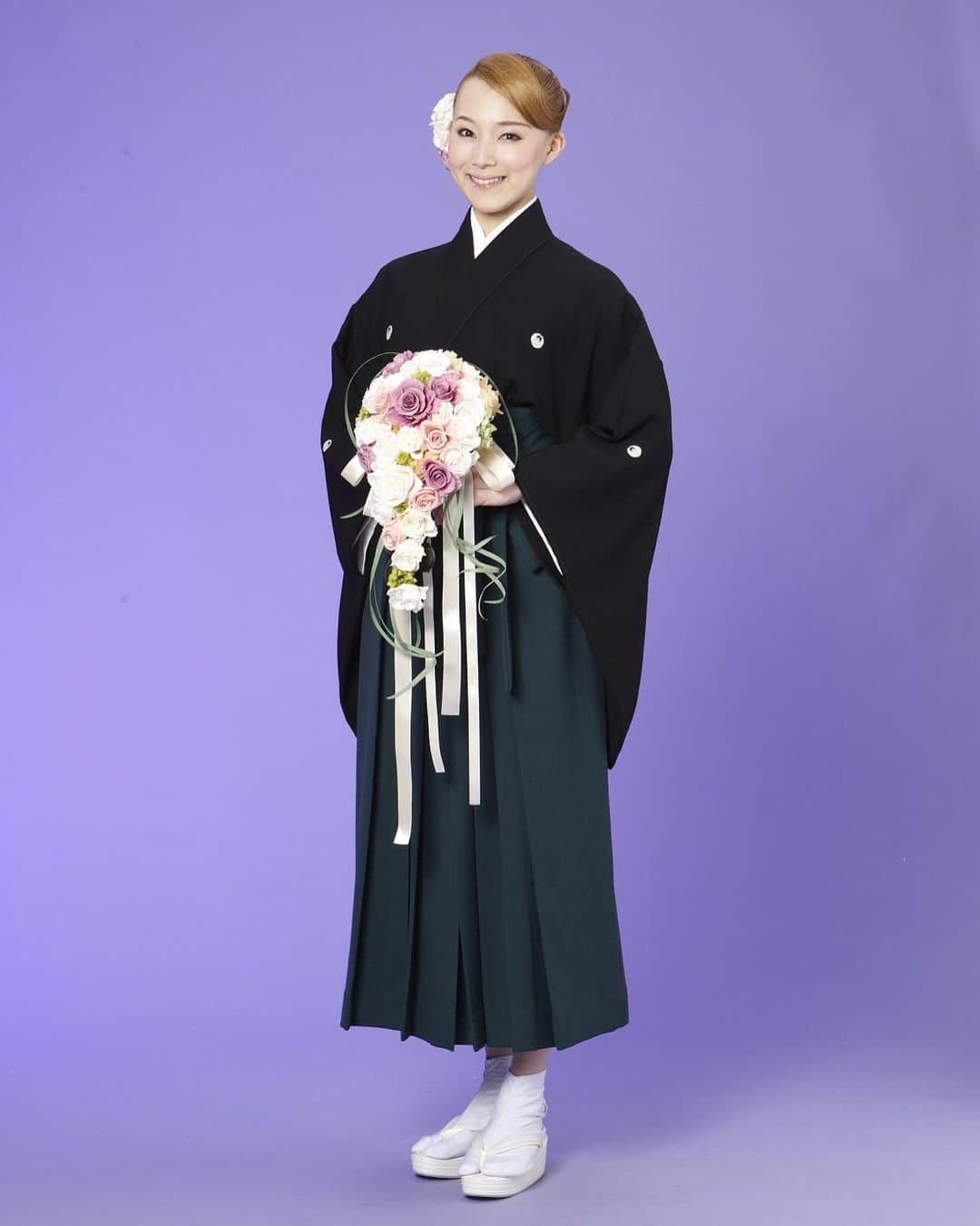 彩星りおんのインスタグラム：「8回目の退団記念日🌹﻿ 想い出はいつまでも色褪せず…。﻿ 皆さま、いつもありがとうございます☺️﻿ ﻿ Eight years ago today, I left Takarazuka revue company. ﻿ I entered the Takarazuka musical school when I was 15.﻿ Since then, I performed various roles, such as a boy, a police officer, a witch, a queen, a cat...for a decade with an amazing team.﻿ These are the days that I will never forget.﻿ ﻿ I had a big farewell ceremony on April 22nd in 2012; an absolute turning point of my life.﻿ ﻿ Takarazuka is the dream factory.﻿ Although I am a mother who lives in the REAL world, the memory still lives inside me.﻿ ﻿ #宝塚歌劇団﻿ #退団記念日﻿ #4月22日﻿ #月組﻿ #彩星りおん﻿ ﻿#Takarazuka #takarazukarevue」
