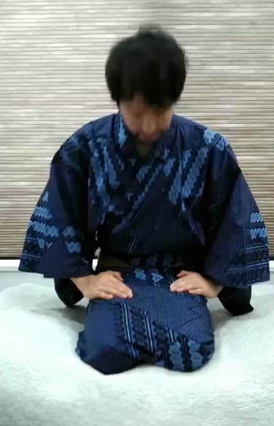 浅利陽介のインスタグラム：「#ぼくにできること2#元犬#練習中#落語だよーん#髭はどこまで伸びるのだろう」