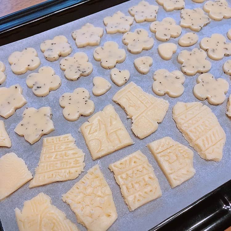 佃井皆美さんのインスタグラム写真 - (佃井皆美Instagram)「I baked the cookies.🍪 The model is the Egyptian ruins I saw in London.😂 When I saw this ruin, I thought, "It’s like some cookies!”😂 This museum was a lot of fun.✨ Petrie Museum of Egyptian Archaeology  #cookies  #london  #stayhome」4月22日 16時31分 - minamitsukui