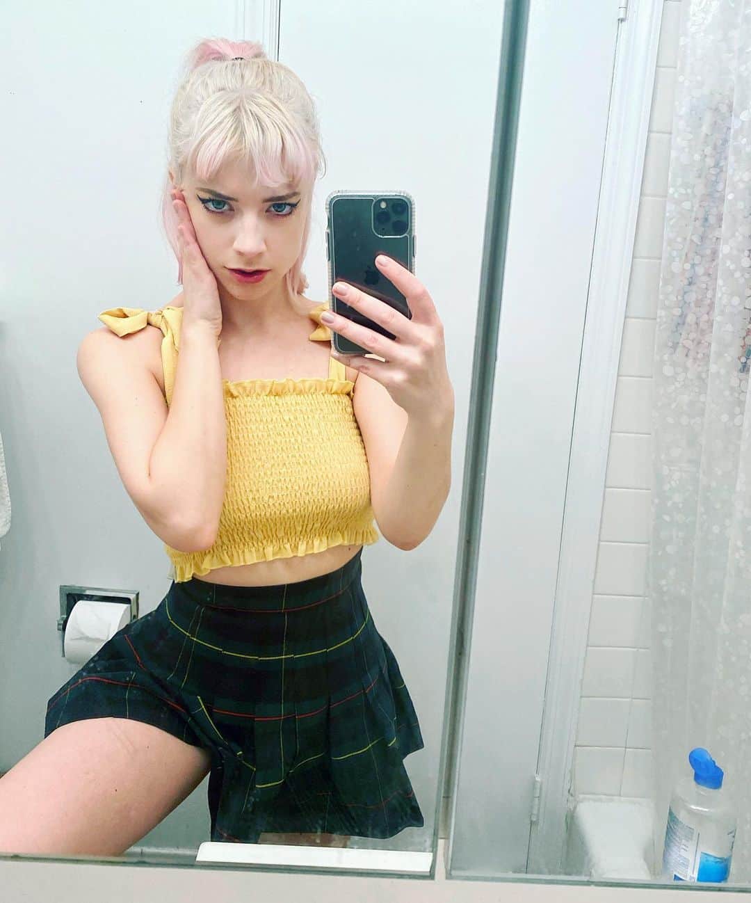 Computer Magicのインスタグラム：「ASMR synth 8:30 / 9 ish. twitch.tv/danz_cm」