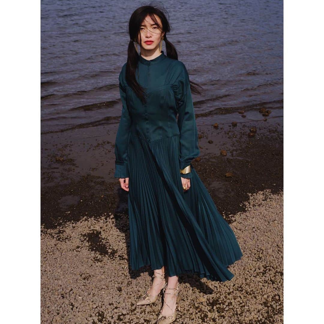 Ameri vintageさんのインスタグラム写真 - (Ameri vintageInstagram)「PRE ORDER of 2020A/W . SHAPELY CORSET DRESS . There are many other pre-order items. Check the pages of Coming Soon on our online!! . ------------------------------------ ONLINE STORE. 04.23(thu.)12:00-04.27(mon.)13:00. ------------------------------------ . #ameri #amerivintage #shopping #fashion #japan」4月22日 17時06分 - amerivintage