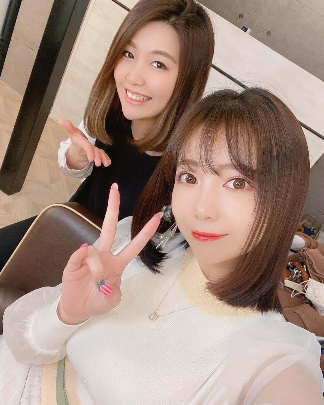 吉澤友貴さんのインスタグラム写真 - (吉澤友貴Instagram)「ずーっと引きこもってたけど今週から仕事ちょこちょこあるから美容室へ💇‍♀️ ちょーつやつやサラサラな髪質改善してもらって髪の毛も切っちゃった〜💇‍♀️❤️ どうですか？🥺 、 井上さんありがとうございました💓 @chisaki_inoue @rrsalon.aoyama」4月22日 17時10分 - yuki_yoshizawa_