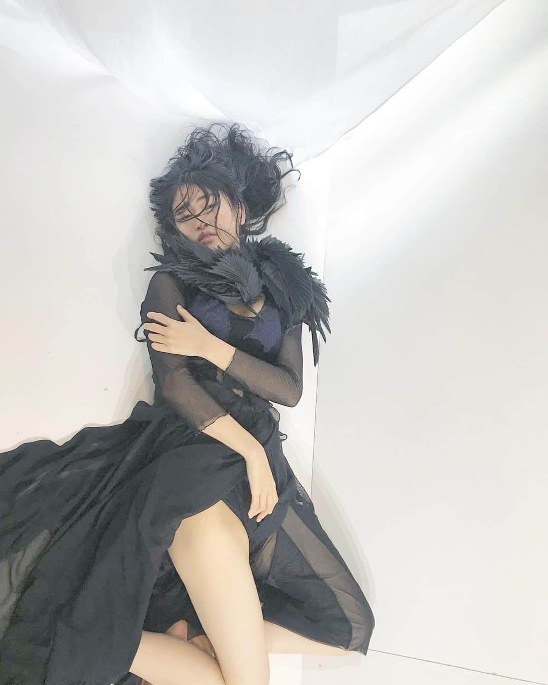 ARAKI SHIROのインスタグラム：「sunny day.. . . . -archives- model @chiak_i_dentity  costume by me . . . #ARAKISHIRO#FUKUOKA#costume#costumedesigner#portrait#portraitphotography#fashionphotography#model#portraitpage#sombrebeings#sombresociety#pr0ject_soul#themysterypr0ject#humanedge#pr0ject_uno#dark_infinity#sensuality#artphotography#_bodyart_#darkbeauty#福岡#ポートレート#撮影#被写体募集#衣装#コスチューム#アラキシロウ」