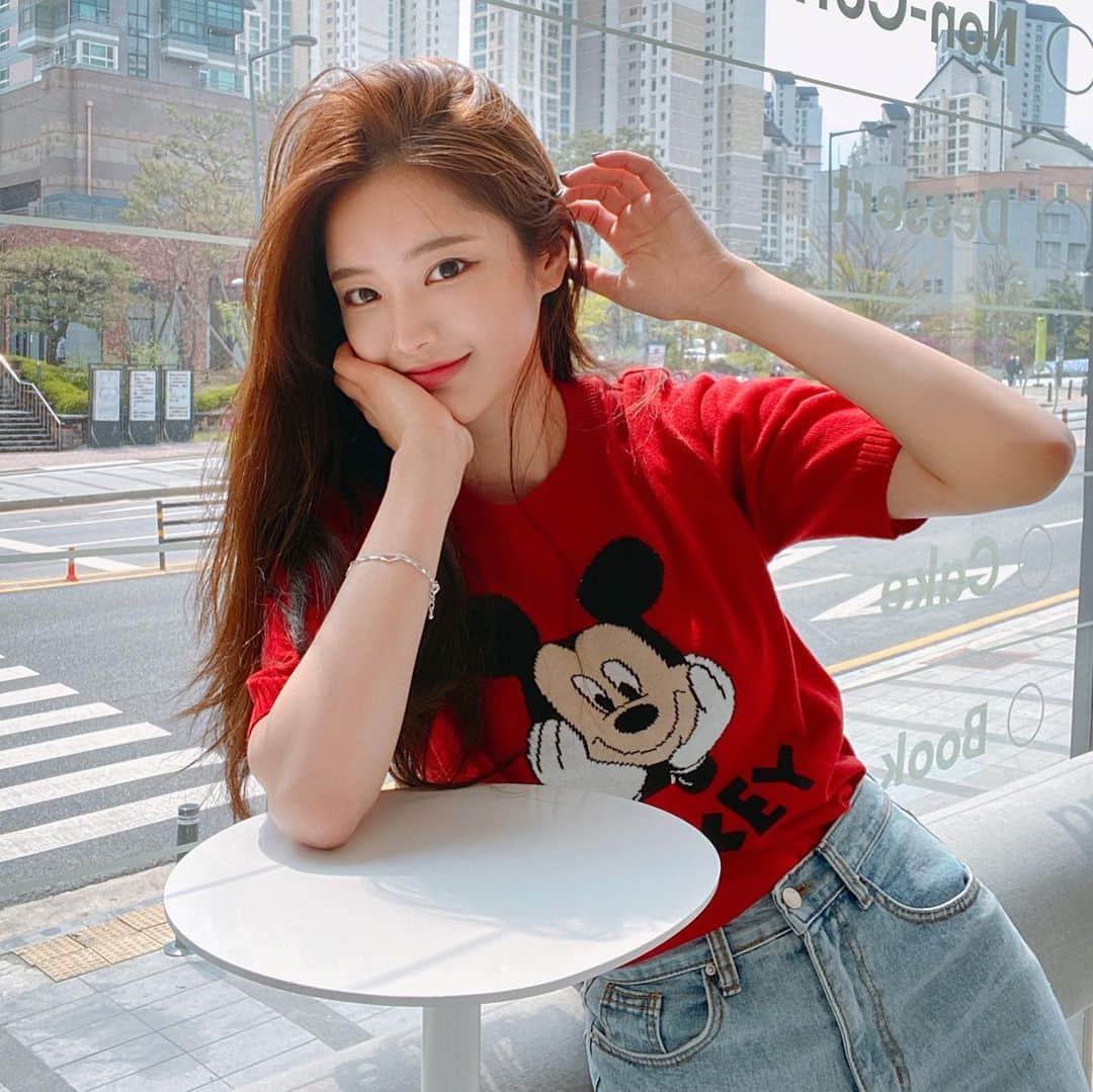 Chuuのインスタグラム：「귀염😘빠른 업데이트 준비할께요~❤️❤️」