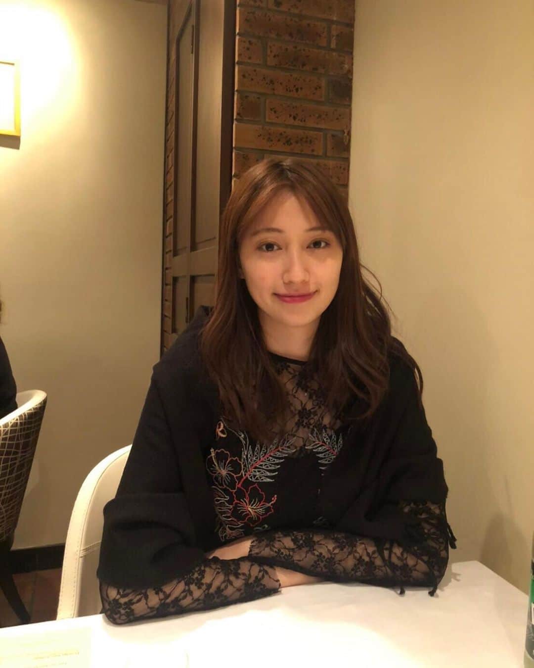 大野いとさんのインスタグラム写真 - (大野いとInstagram)「みなさん元気に過ごされてますか？ 母と前に、夕食を過ごした時の写真☺︎ 今夜は🍝#思い出pic」4月22日 18時33分 - ohno_ito