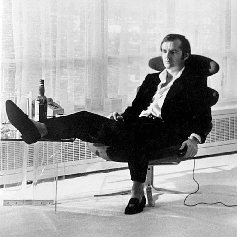 ヒース・フリーマンのインスタグラム：「We are all Jack sitting in Poul M Volther’s Corona Chair right now. #carnalknowledge」