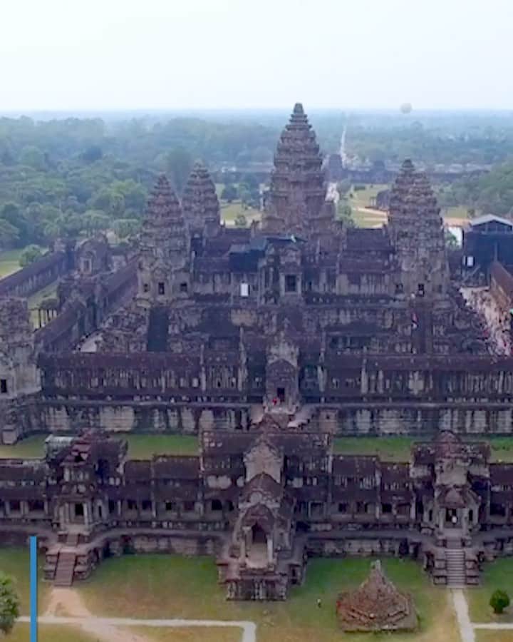 Lonely Planetのインスタグラム：「Get a firsthand glimpse inside an empty Angkor Wat. -Tap the link in our bio to read the full article.」