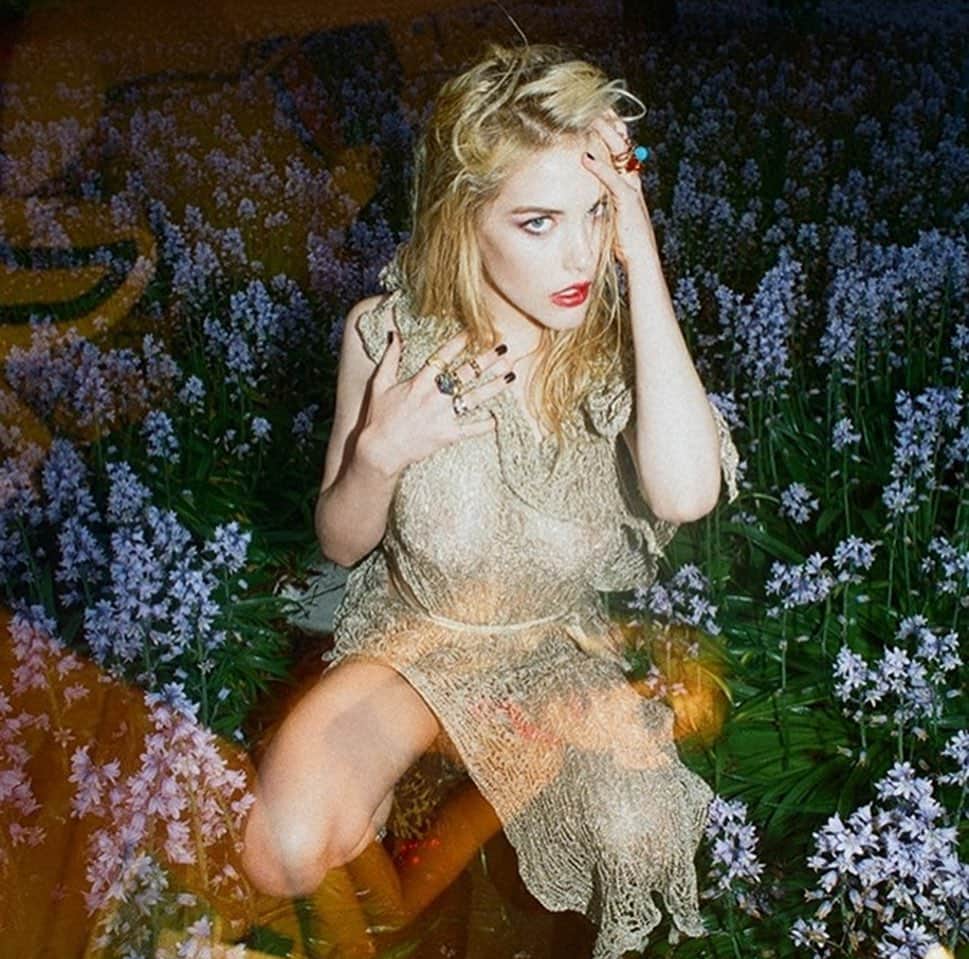 Ashley Smithさんのインスタグラム写真 - (Ashley SmithInstagram)「Happy earth day 🌎 Here’s some photos of me playing in the flowers 🌺 by @sandycandykim for @purplefashionmagazine」4月23日 4時48分 - therealashsmith