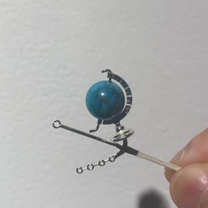 稲木ジョージのインスタグラム：「@milamorejewelry New charm in the making... Because there is only one planet for us ☺️🌎 ミラモア新作チャームは地球儀。 子供からの夢である、インターナショナルな人材になることと、僕らが住める惑星は地球しないから大切にしましょうという想いを込めて😌出来上がったらまた見せます🔨 #EarthDay」