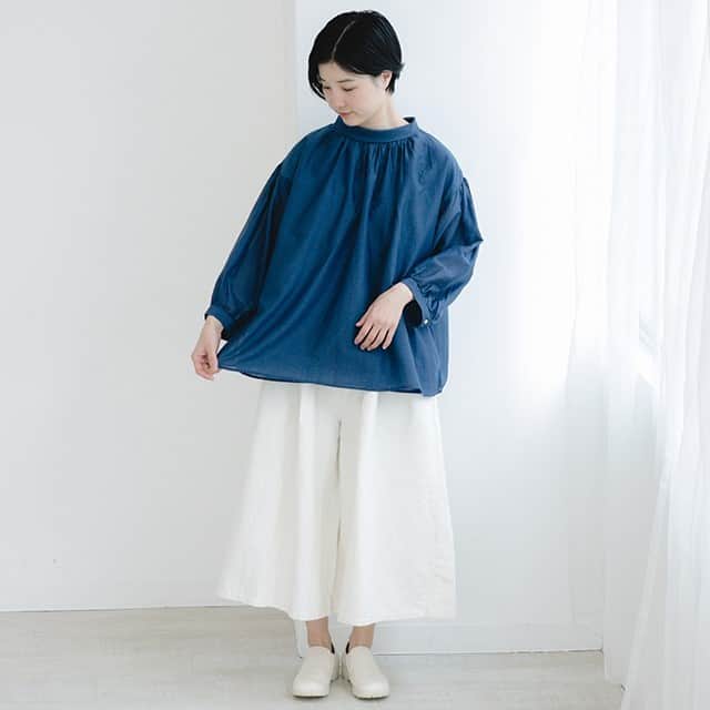 キナリノさんのインスタグラム写真 - (キナリノInstagram)「. ＼キナリノモール／新しく「TUTIE.」がOPENしました！ . －－－－－－－－－ . 「 ずっと大切に着てもらいたい 」 そしてその役目を終えたときには、土に還る素材にこだわりたい。 そんな想いから生まれたブランドです。 TUTIE.のロゴについたピリオドは、未来へつなぐ種をイメージしています。 . キナリノモールでは、ふわりと軽やかなブラウスや、取り外しできるサスペンダーで着回しの利くリネンパンツ、繊細な刺繍のワンピースまで素敵なアイテムをたくさんご用意しています。 きっとお気に入りが見つかるはず＊  5月1日 0:00まで【対象商品10%OFF】となっていますので、ぜひ覗いてみてくださいね♪ . －－－－－－－－－ https://kinarino-mall.jp/tutie . . ▶画像をタップすると詳細情報をご覧いただけます。 . ▶プロフィールの「インスタ掲載」ボタンから、ご紹介商品をまとめてご覧いただけます。→@kinarino_official . ▶キナリノアプリでも販売中！ 「お買いもの」→「インスタグラム掲載アイテム」 ※ダウンロードはプロフィールリンクから→@kinarino_official . . #キナリノモール #キナリノ #丁寧な暮らし #暮らし #新店 #ファッション #リネン #ブラウス #ワンピース #サスペンダーパンツ #コーディネート #コーデ #ナチュラル #newshop #TUTIE #fashion #onepiece #blouse #Coordination #instafashion .」4月22日 21時00分 - kinarino_official