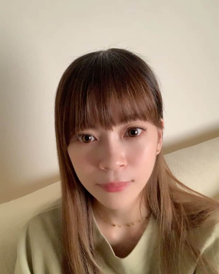 小柳ゆきのインスタグラム：「‪お元気ですか？‬ ‪今日の深夜こと座流星群が見れるらしいですよ🌃✨‬ ‪雲がなくなるといいなぁ‬ . . ‪宇宙を感じさせるデーモン閣下との新曲SPHEREもYouTubeで公開してます！聴いてみてくださいね！‬ ‪5/6まで聴けます😊‬ . ‪YouTubeチャンネルはプロフィールからアレしてください👆☝️」