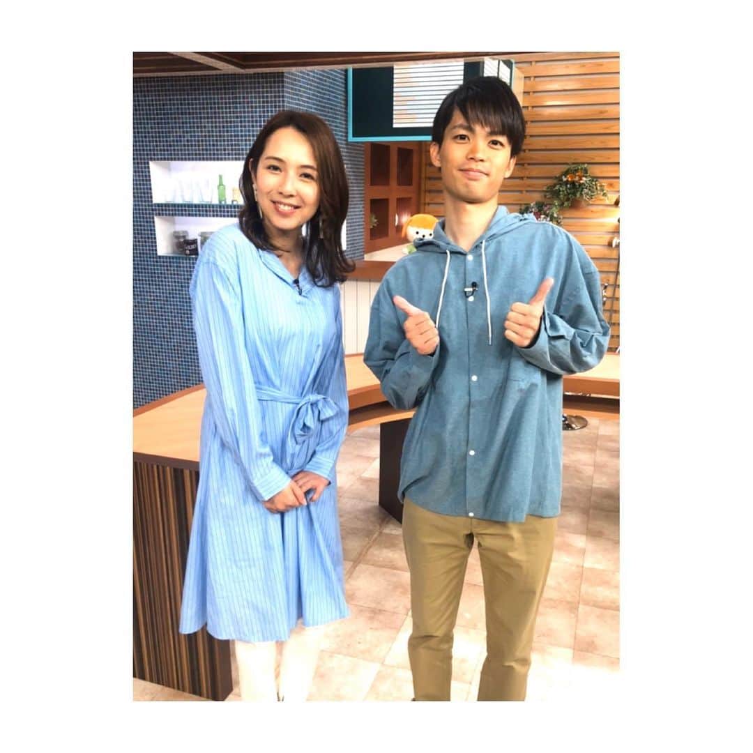 若林翔子のインスタグラム：「. . 今日も元気にブレイク！  #ミヤテレ　#ちょっとブレイクタイム #中西アナ　#パーカー着るとさらに可愛め男子」