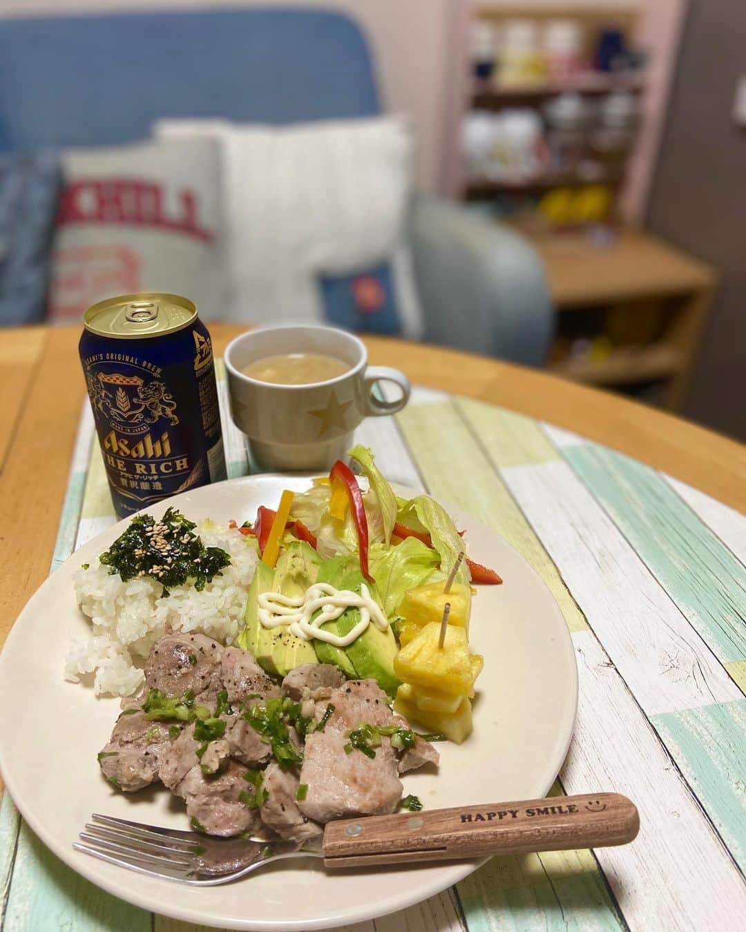 lalapinkさんのインスタグラム写真 - (lalapinkInstagram)「TOKYO TULIP ROSE🌷  いただきもので、可愛い過ぎて中々食べれなかったけど、遂に食べました✨  これ美味しい🤤 また食べたい🤤  夕飯🍽 ⭐︎豚ヒレ肉のステーキ ⭐︎アボカドサラダ ⭐︎豆腐と玉葱の味噌汁 ⭐︎パイナップル  食後のデザート ⭐︎TOKYO TULIP ROSEのクッキー ⭐︎キャラメルナッツ味 ⭐︎ベリー味  #ワンプレートごはん #ワンプレートご飯 #ワンプレート夜ご飯 #ワンプレートディナー #豚ヒレ肉のステーキ #アボカドサラダ #パイナップル #tokyotuliprose #ベリー味 #キャラメルナッツ味 #バラ #薔薇 #おうちごはん #おうちご飯 #おうちで凄そう。」4月22日 22時42分 - lalapink