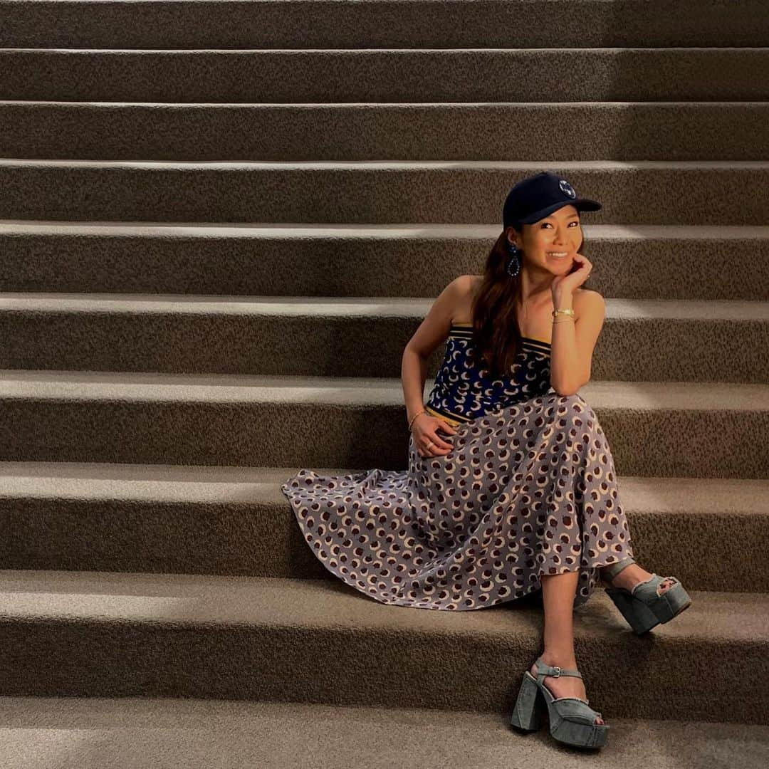 Taki Tanakaさんのインスタグラム写真 - (Taki TanakaInstagram)「#ootd #outfitoftheday #outfit  dress #stellamccartney  cap,shoes #miumiu ・ 結構昔の#ステラマッカートニー のワンピを。めちゃ久しぶりに着たけど可愛いものはずっと可愛いですね。 ・ #素敵なよいものを長く愛したい #ミュウミュウ のサンダルは去年のミラノのセールで、キャップはこの前の2月のミラノで購入。 ・ #ミラノのみんな元気かな #♥️🇮🇹 #stayhome #izastagram」4月22日 22時50分 - tanakataki