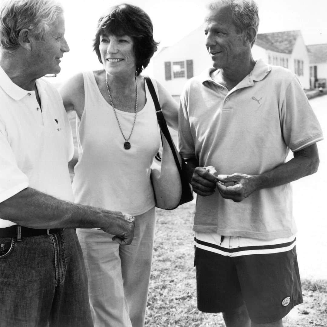 ブルース・ウェーバーさんのインスタグラム写真 - (ブルース・ウェーバーInstagram)「Minnie Cushing surrounded by her favorites—her husbands—Jimmy Coleman and #PeterBeard, at the Paul Morrisey's house in Montauk, 2008. You can’t blame her—Minnie has always had great taste. She was the first girl I ever met who could surf Bailey’s Beach in Newport, and to this day, is one of the people who can always make me laugh.」4月22日 23時02分 - bruce_weber