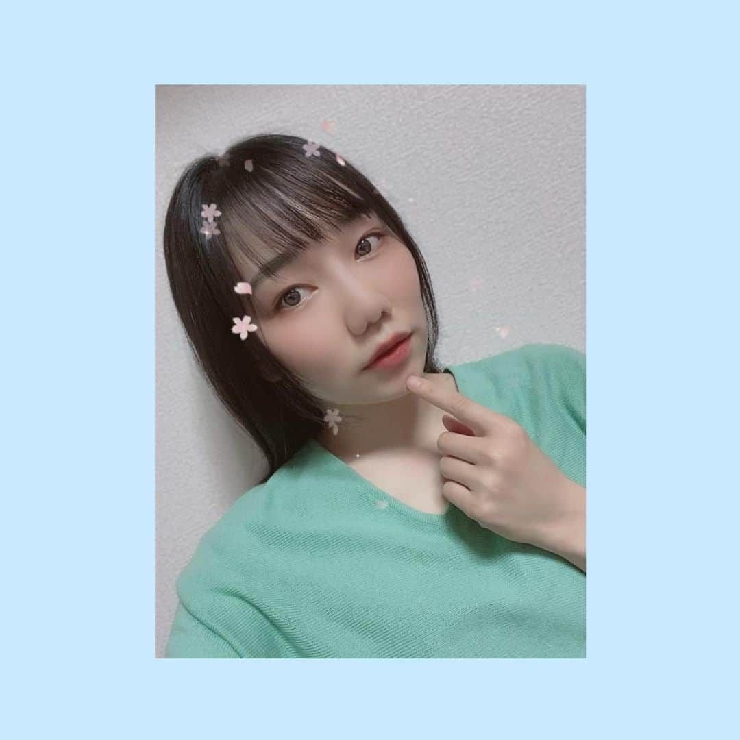 樋口みどりこさんのインスタグラム写真 - (樋口みどりこInstagram)「前髪チョキチョキ💇🏻‍♀️ #前髪 #散髪 #セルフ #カット #セルフカット #難しい #でもすっきり  #✂️ #アイドル #おうち時間  #樋口みどりこ」4月22日 23時09分 - higuchimidoriko