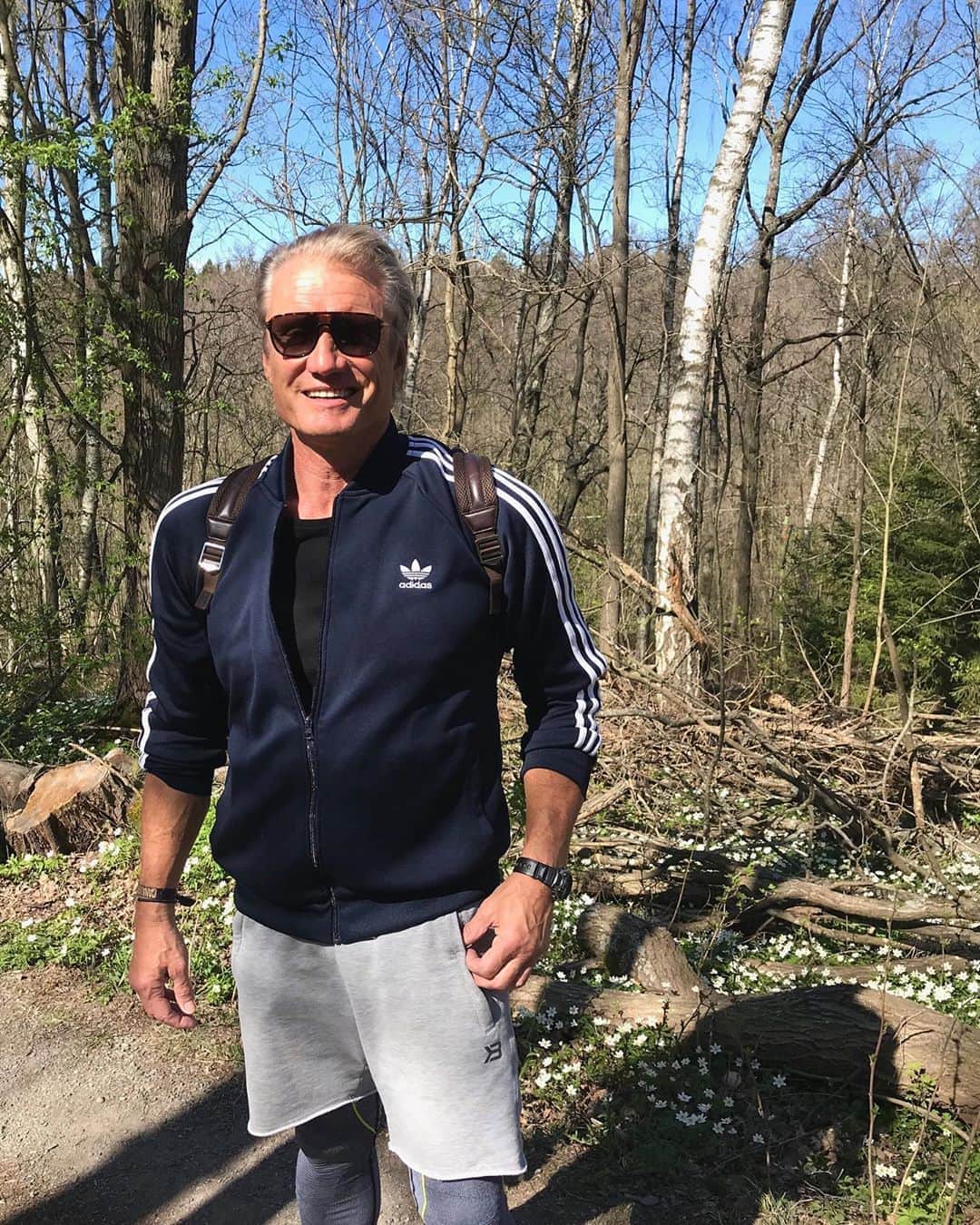 ドルフ・ラングレンのインスタグラム：「Getting away from the crowds of crazy vikings and soaking up some fresh air here in Sweden!🇸🇪」