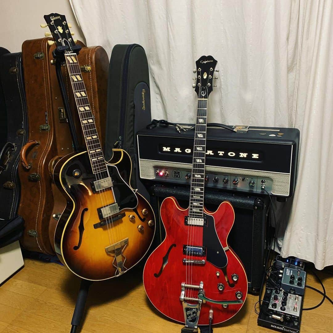 増崎孝司のインスタグラム：「休業を休む事にしよう  #stayhome  #epiphone  #gibson #magnatone」