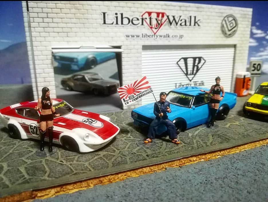 のインスタグラム：「第二回俺のリバティーウォークエントリー中😊  早く世界が平和になります様に😊  @libertywalkkato @nissan@hirosta92 #libertywalk#libertywalkkato#lbworks#nissan#widebody#おうち時間 #hobbyhobby #hobbyhobby #bride#ltmw#lbwk#toyota#lamborghini#lamborghiniaventador #aventadorsv #gtr#gtr35#supercar#スーパーカー#リバティーウォーク#fiexhaust #airrexsuspension #goodwoodfos2015」