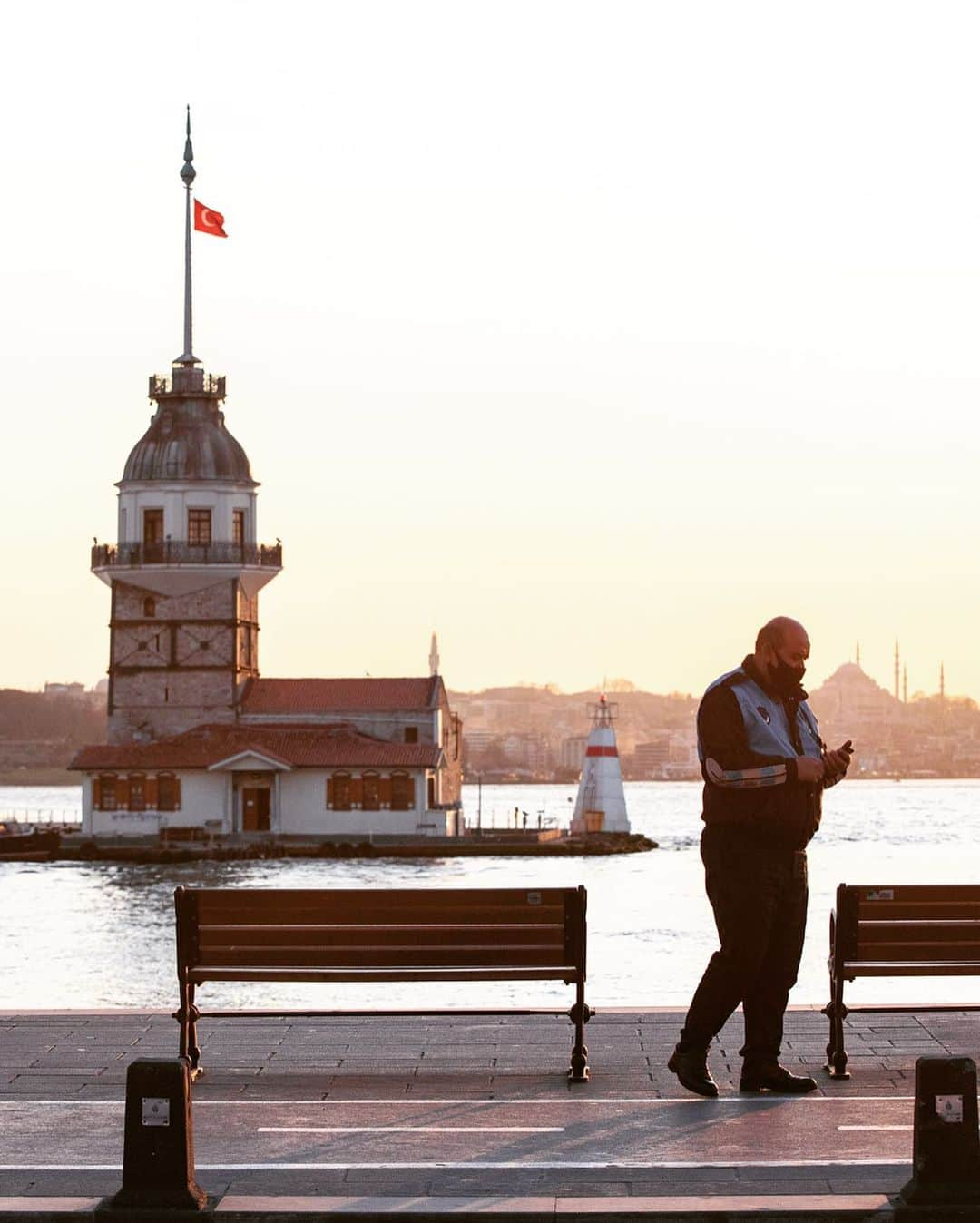 Mustafa Sevenさんのインスタグラム写真 - (Mustafa SevenInstagram)「#Korona günlerinde #Istanbul | Istanbul in #Corona days !  Nisan / April 2020  #StoryOfIstanbul #Documantary #StreetPhotography」4月23日 0時02分 - mustafaseven