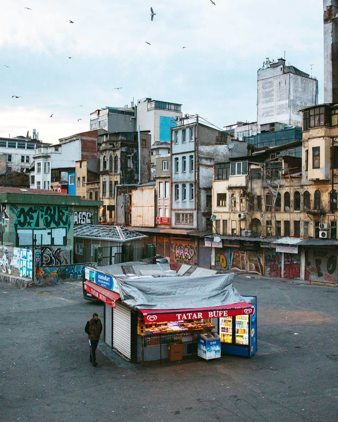 Mustafa Sevenさんのインスタグラム写真 - (Mustafa SevenInstagram)「#Korona günlerinde #Istanbul | Istanbul in #Corona days !  Nisan / April 2020  #StoryOfIstanbul #Documantary #StreetPhotography」4月23日 0時02分 - mustafaseven