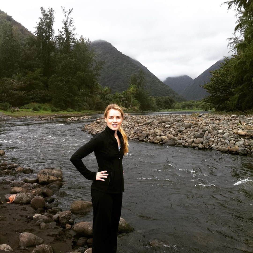 のインスタグラム：「Happy #earthday! I think most of us would appreciate more time in the great outdoors right now. So  let’s take care of this beautiful planet, shall we.」