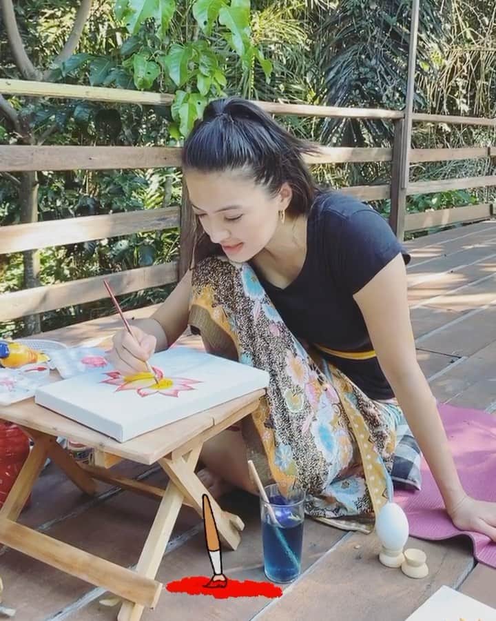 ラライン・シャーのインスタグラム：「Spending my days doing things I ❤️」