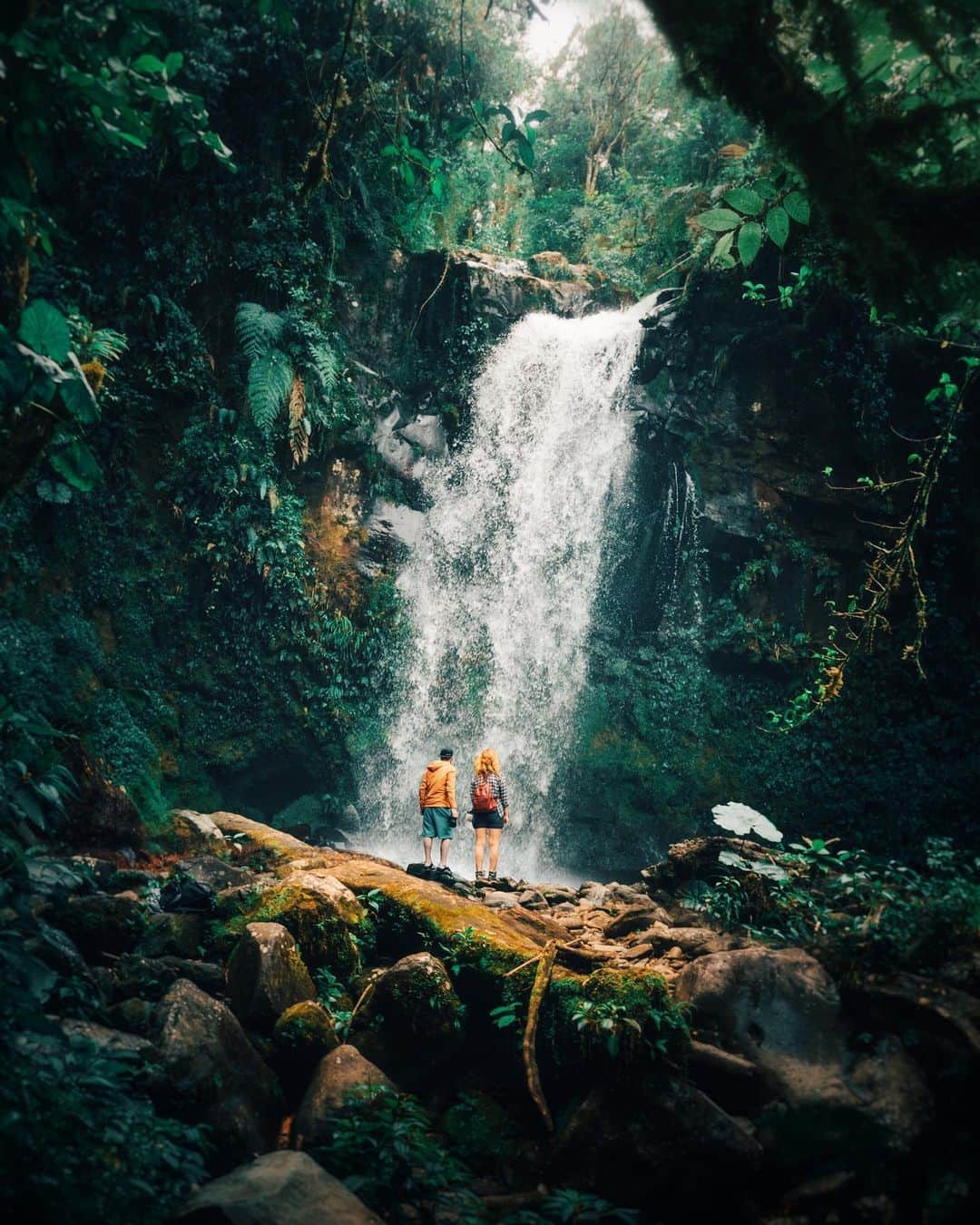 Simone Bramanteのインスタグラム：「{ Earth Day } • Looks like time’s running out. I wish you to take action for our Planet. Consume less, reuse, respect the place where you live. Just start with one thing. Happy Earth Day everyone.  #earthday 🌱🌍♥️ #earthdayathome」
