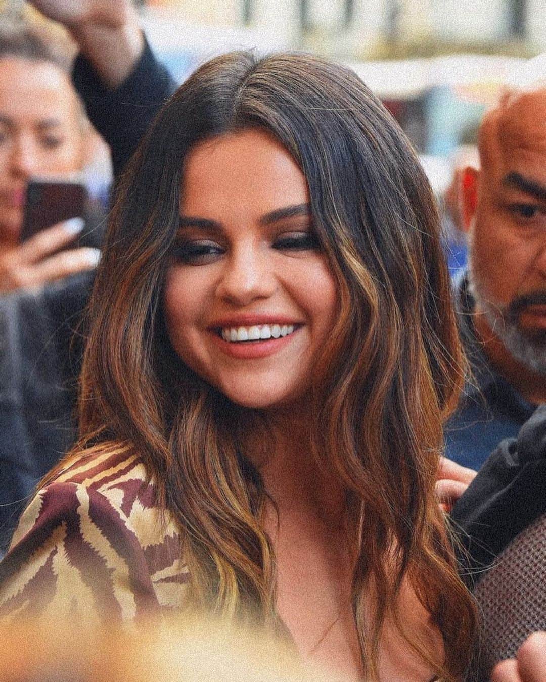 Always With Selenaのインスタグラム：「her smile is the best thing in this life」